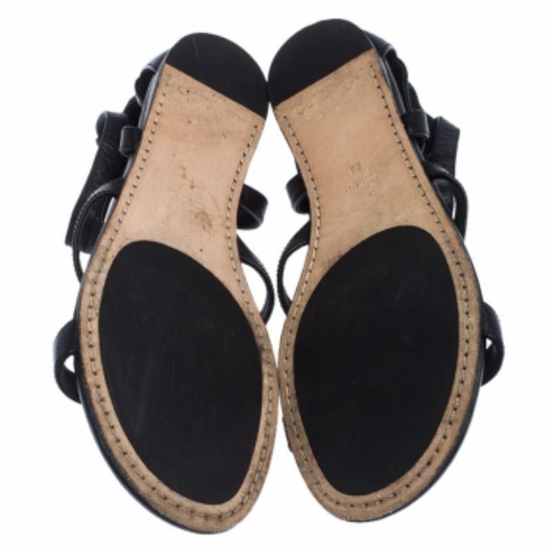 Jimmy Choo - Sandali piatti in pelle con gabbia impreziositi da cristalli neri - misura 38 in vendita 1