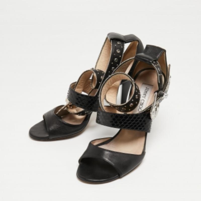 Jimmy Choo Sandali alla caviglia con borchie in pelle e pitone nero taglia 37 in vendita 1