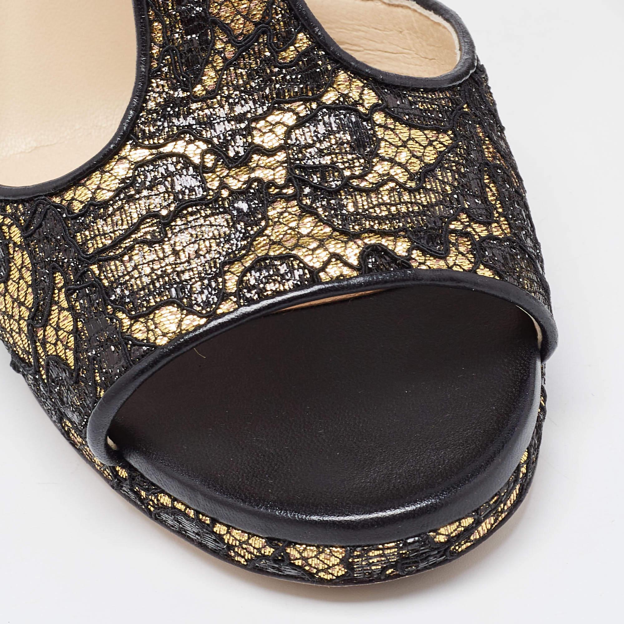 Jimmy Choo Black/Gold Lace and Leather Lana Sandals Size 41 In Good Condition For Sale In Dubai, Al Qouz 2
