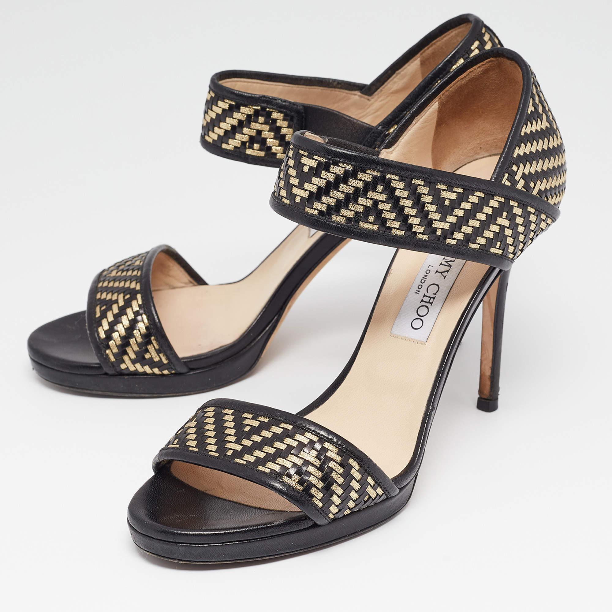 These sandals will frame your feet in an elegant manner. Crafted from quality materials, they flaunt a classy display, comfortable insoles & durable heels. 