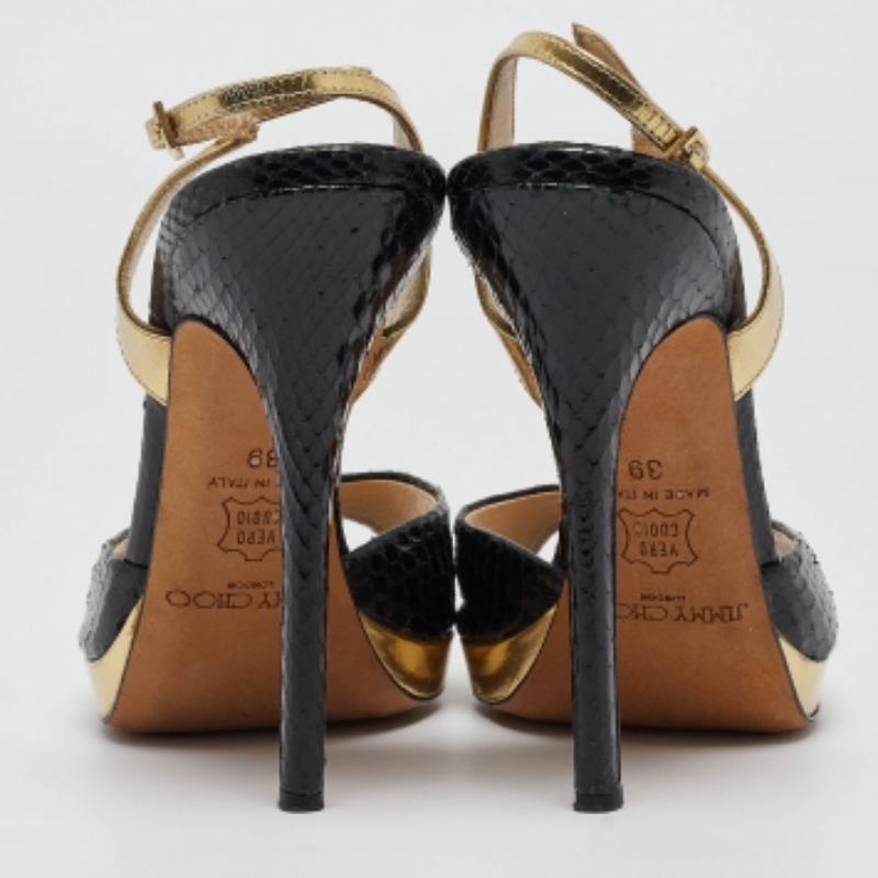 Questi sandali incorniceranno i tuoi piedi in modo elegante. Realizzate con materiali di qualità, presentano un design di classe e solette confortevoli.