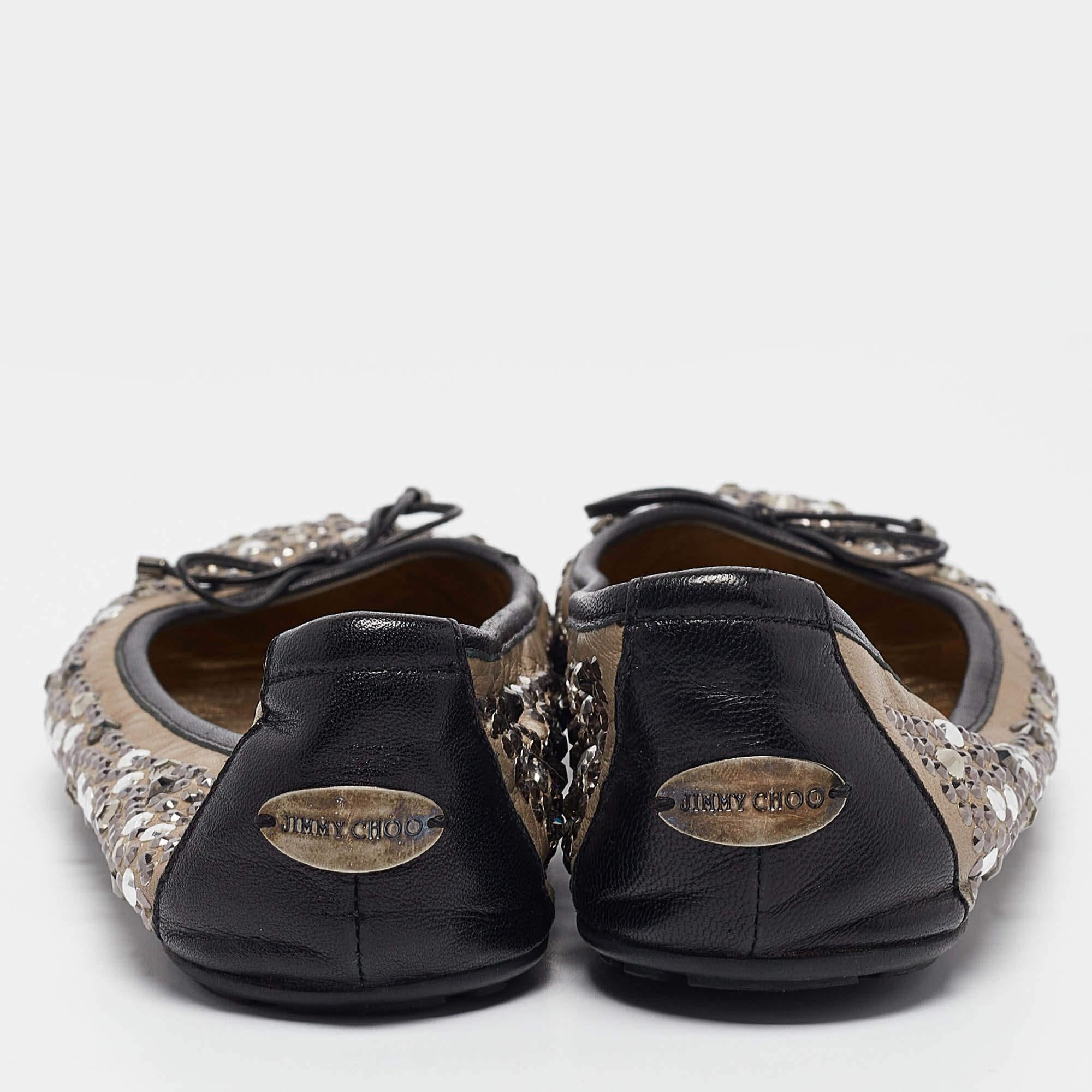 Jimmy Choo Schwarz/graue kristallverzierte Weber-Ballerinas aus Leder Größe 38 Damen im Angebot