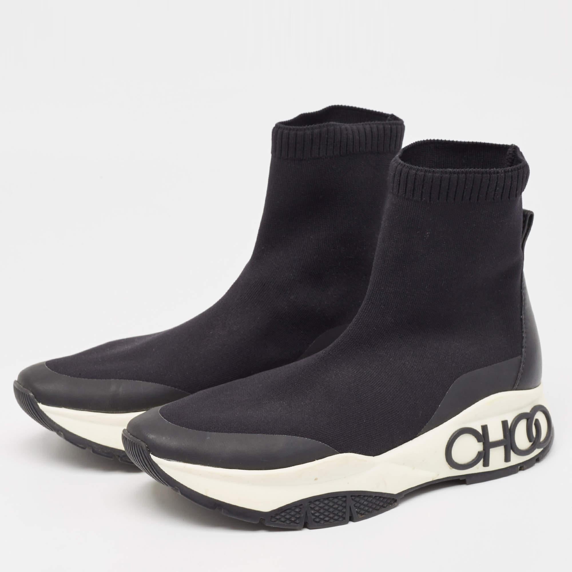 Coming in a classic silhouette these designer sneakers are a seamless combination of luxury comfort and style. These sneakers are designed with signature details and comfortable insoles.