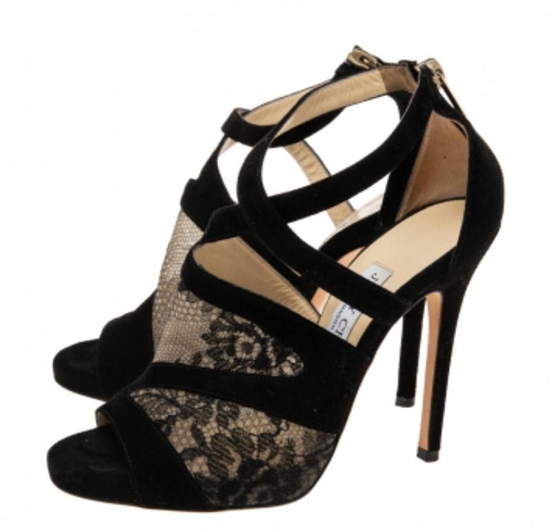 Jimmy Choo Schwarze Flyte-Sandalen aus Spitze und Wildleder Größe 36,5 im Zustand „Gut“ im Angebot in Dubai, Al Qouz 2
