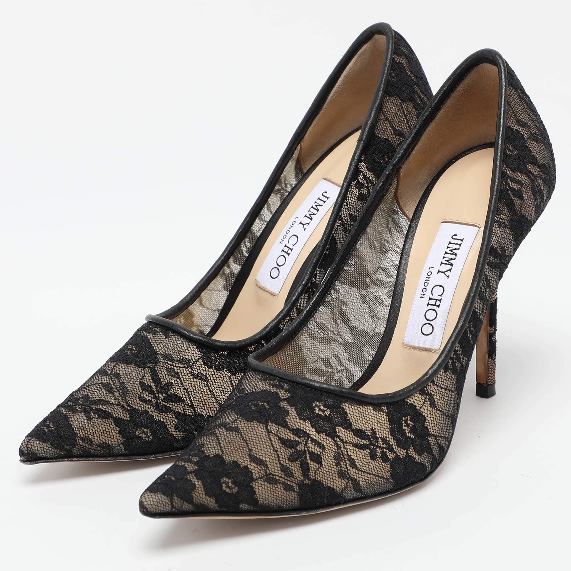 Curvaceous arches a feminine appeal and a well built structure define this set of designer pumps. Coming with comfortable insoles and sleek heels style them with your favorite outfits.