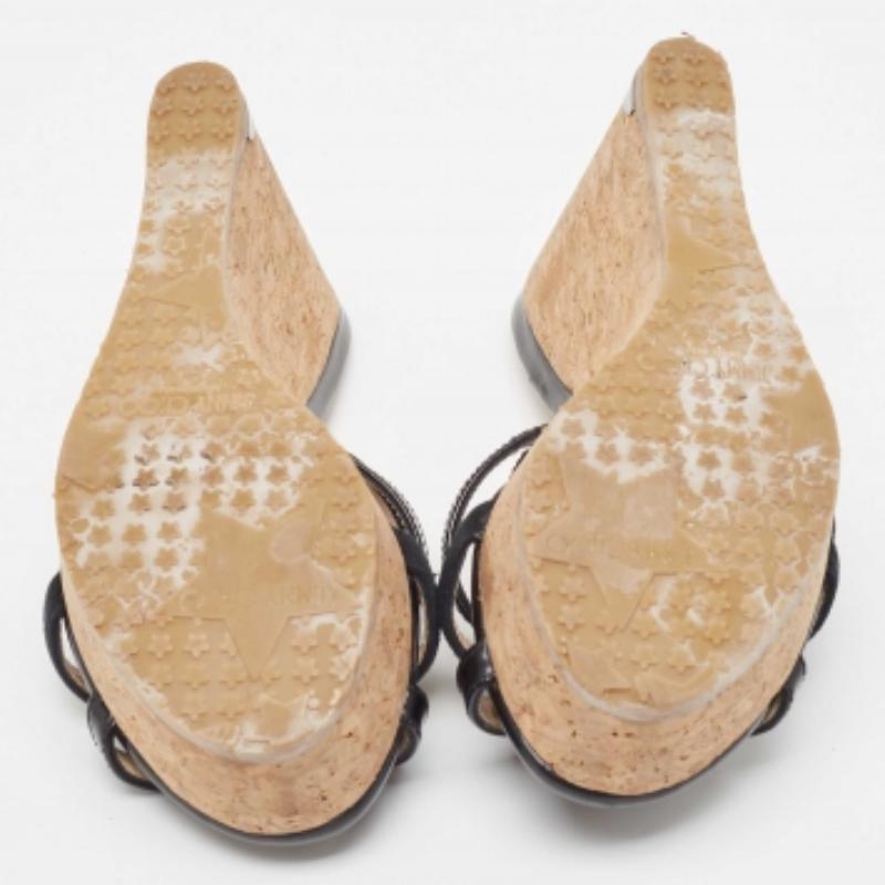 Jimmy Choo Sandalias negras de piel y ante con tiras y cuña de corcho Tamaño 35.5 en venta 3