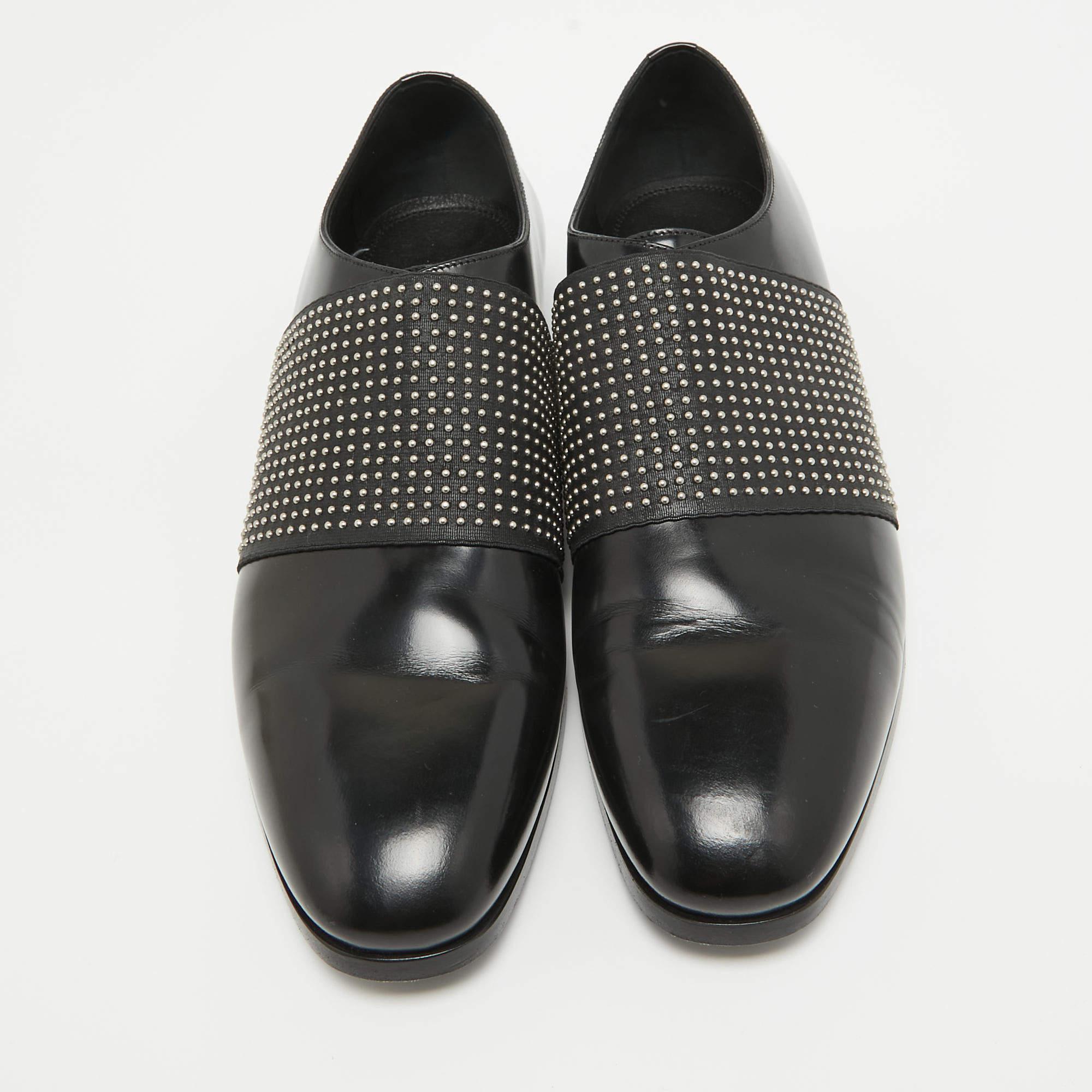 Practical, fashionable, and durable—these designer loafers are carefully built to be fine companions to your everyday style. They come made using the best materials to be a prized buy.

Includes: Original Dustbag

