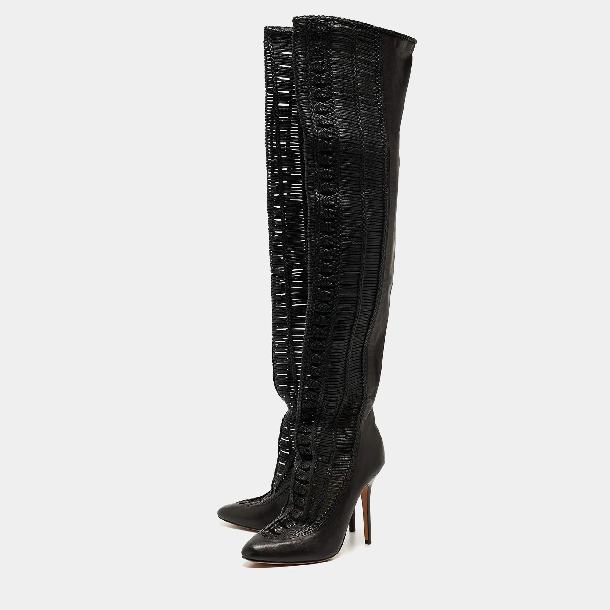 Jimmy Choo Black Leather Knee Length Boots Size 40 In Fair Condition For Sale In Dubai, Al Qouz 2