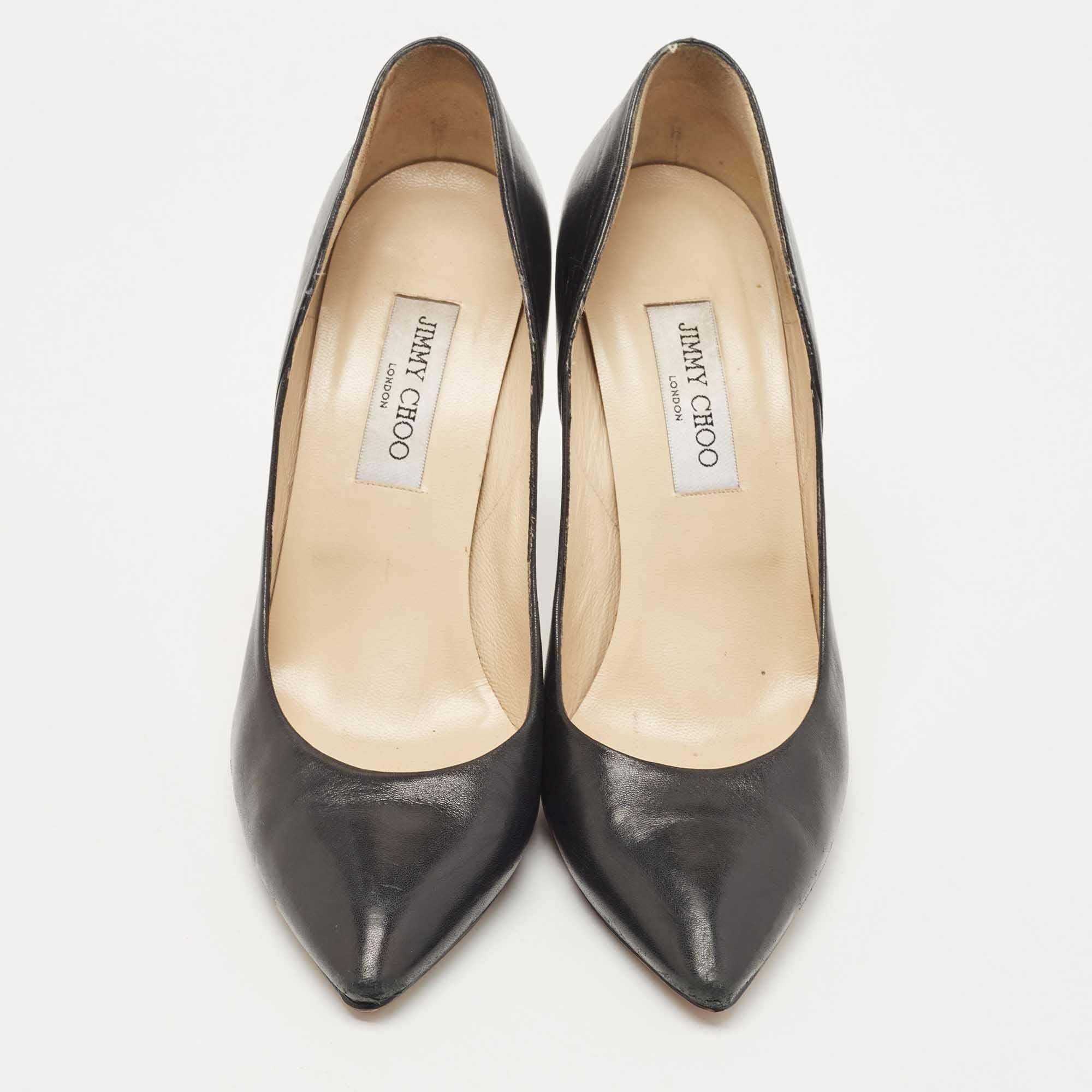 Nero Jimmy Choo - Pompe a punta in pelle nera - Taglia 40 in vendita