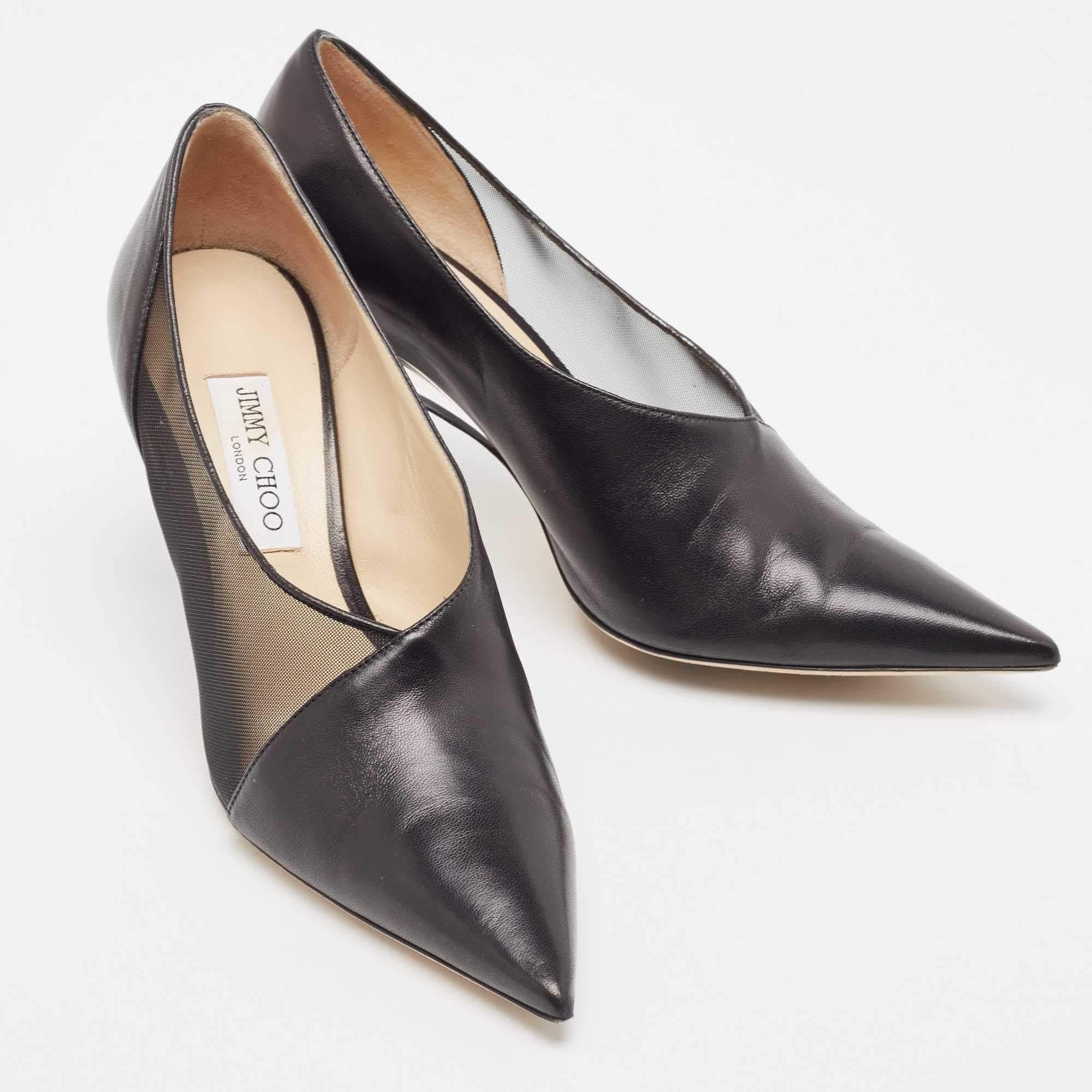 Jimmy Choo Black Leather Pointed Toe Pumps Size 41 In Good Condition For Sale In Dubai, Al Qouz 2