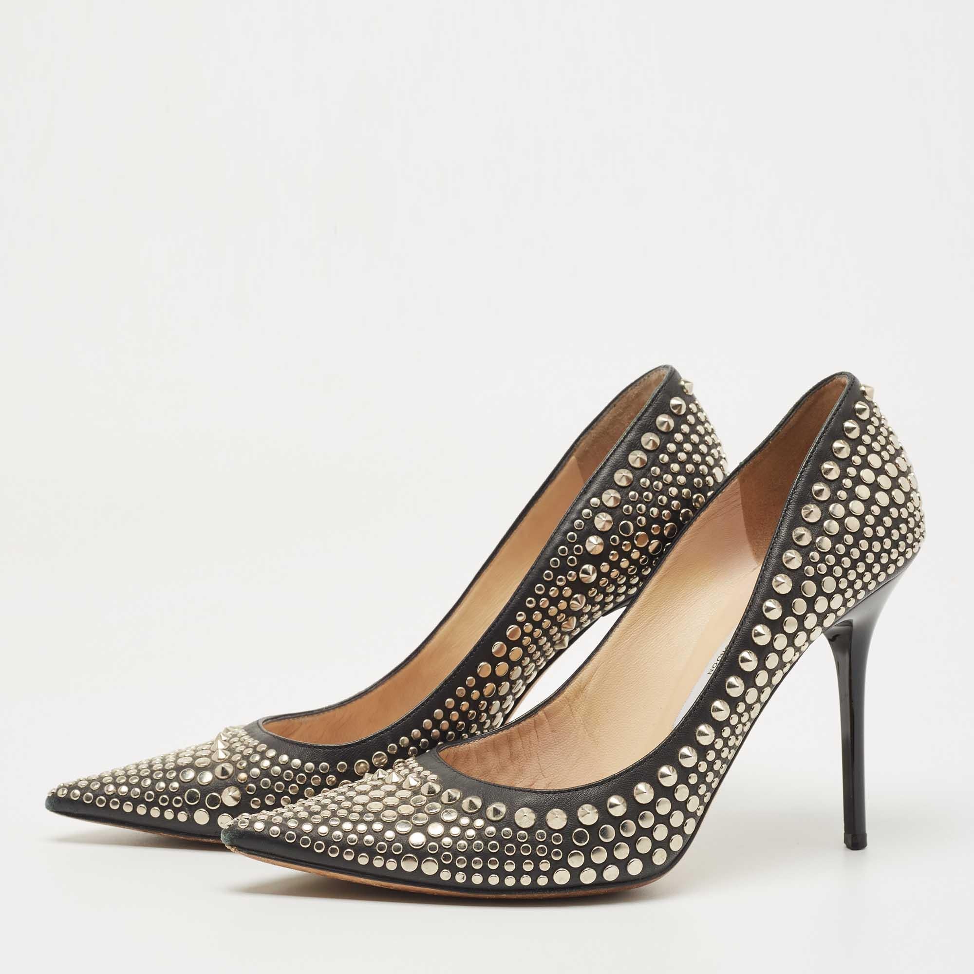 Any fashionable closet is incomplete without a pair of pumps. These lovely pumps from Jimmy Choo are a versatile pair that will complement both your work and off duty outfits. Crafted with quality material they feature an elegant design. These