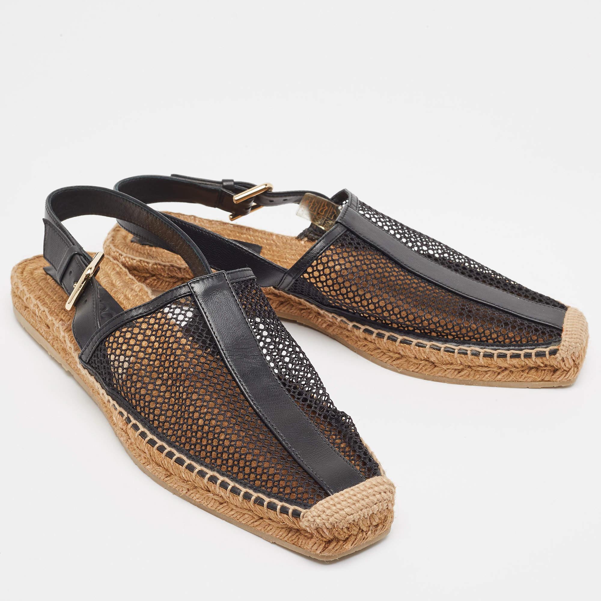Jimmy Choo Black Mesh and Leather Slingback Espadrille Size 41 In Fair Condition For Sale In Dubai, Al Qouz 2