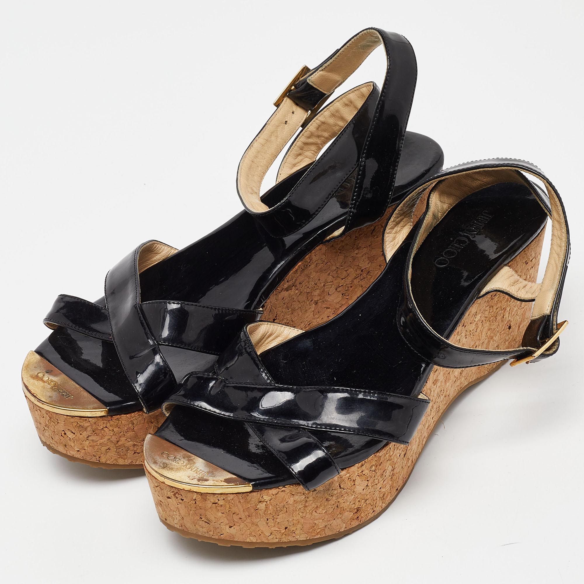 Ces sandales encadreront vos pieds de manière élégante. Fabriquées à partir de matériaux de qualité, elles présentent un design élégant et des semelles intérieures confortables.