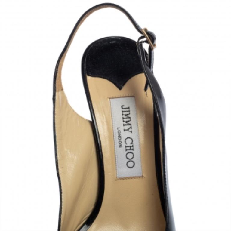 Sturdy and durable, these sandals, crafted out of patent leather, will lend a sophisticated vibe to your look. These Jimmy Choo slingback sandals feature peep toes, buckle fastenings, and 10 cm heels. The black pair is complete with the brand label