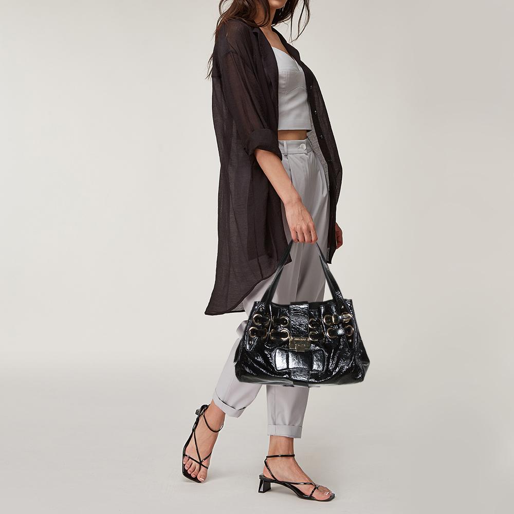 Jimmy Choo Schwarzes Lackleder Ramona Umhängetasche im Zustand „Gut“ in Dubai, Al Qouz 2
