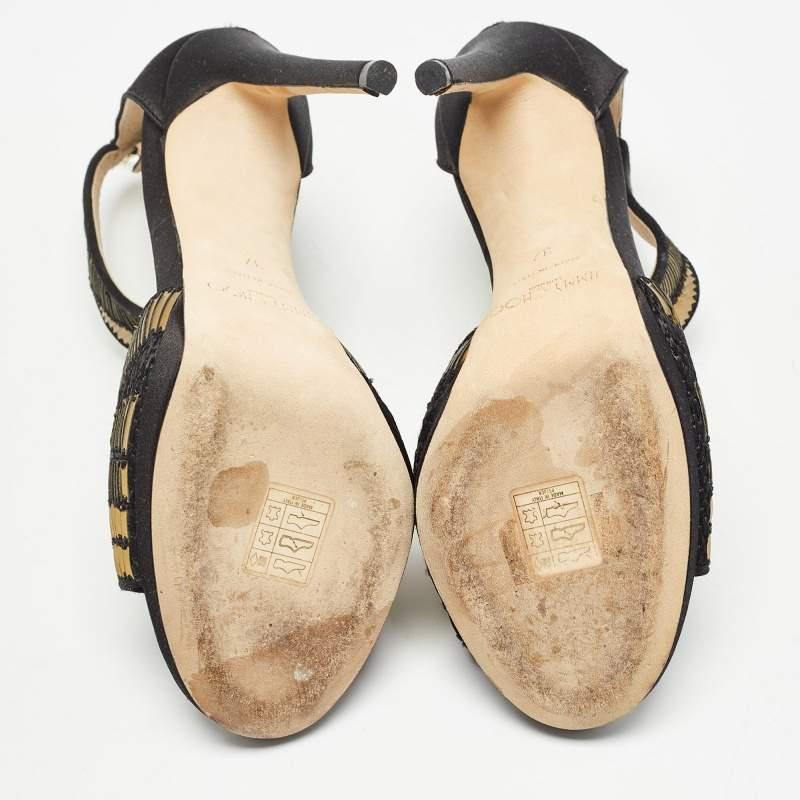 Jimmy Choo Sandalias de raso negro con adornos Talla 37 en venta 1