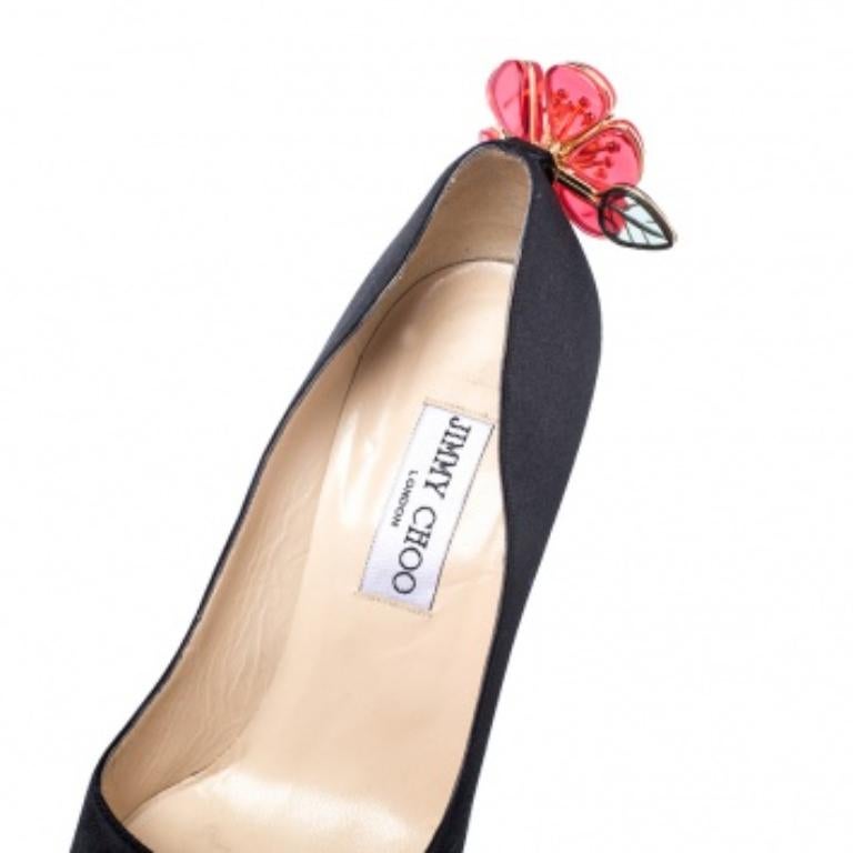 Jimmy Choo Schwarz Satin Plastik Blume Clip Spitze Zehe Pumps Größe 37 im Angebot 5