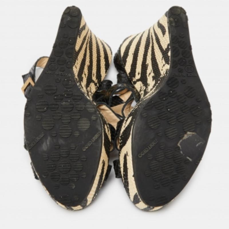Estas sandalias enmarcarán sus pies de forma elegante. Fabricados con materiales de calidad, presentan un diseño elegante y unas plantillas cómodas.