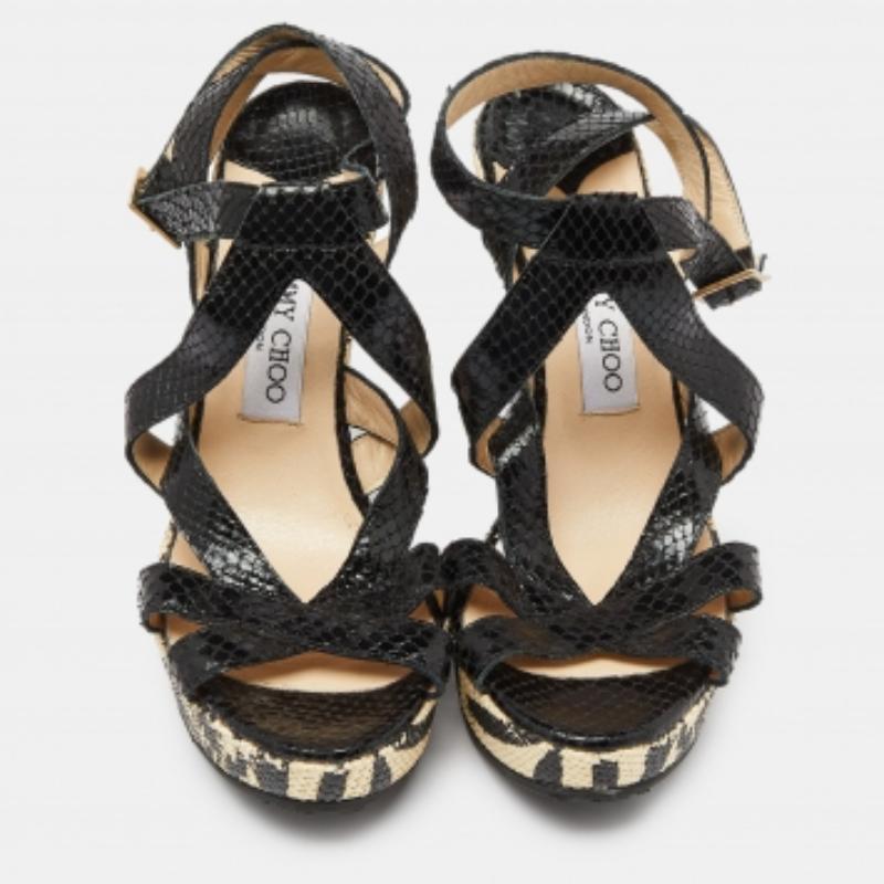 De las mujeres Jimmy Choo Sandalias de cuña con plataforma de piel de serpiente negra en relieve Talla 39 en venta