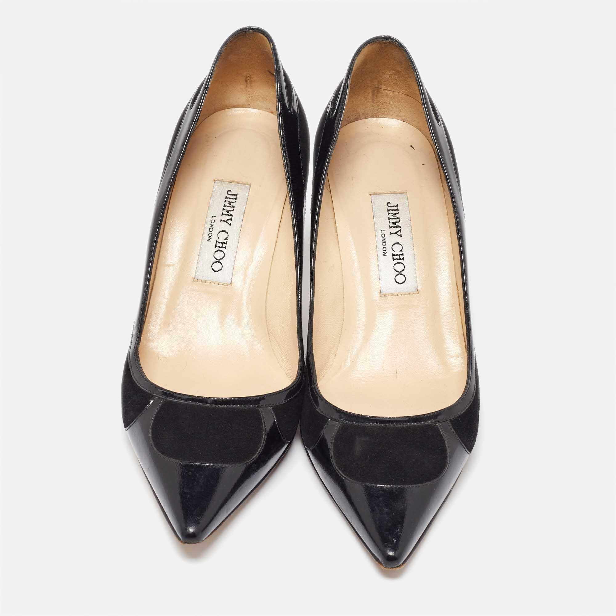 Noir Jimmy Choo Escarpins à bout pointu en daim et cuir verni noir Taille 38.5 en vente