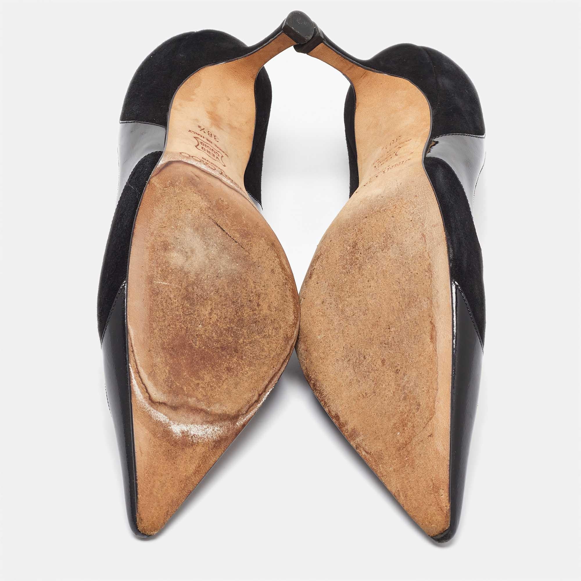 Jimmy Choo Escarpins à bout pointu en daim et cuir verni noir Taille 38.5 en vente 1