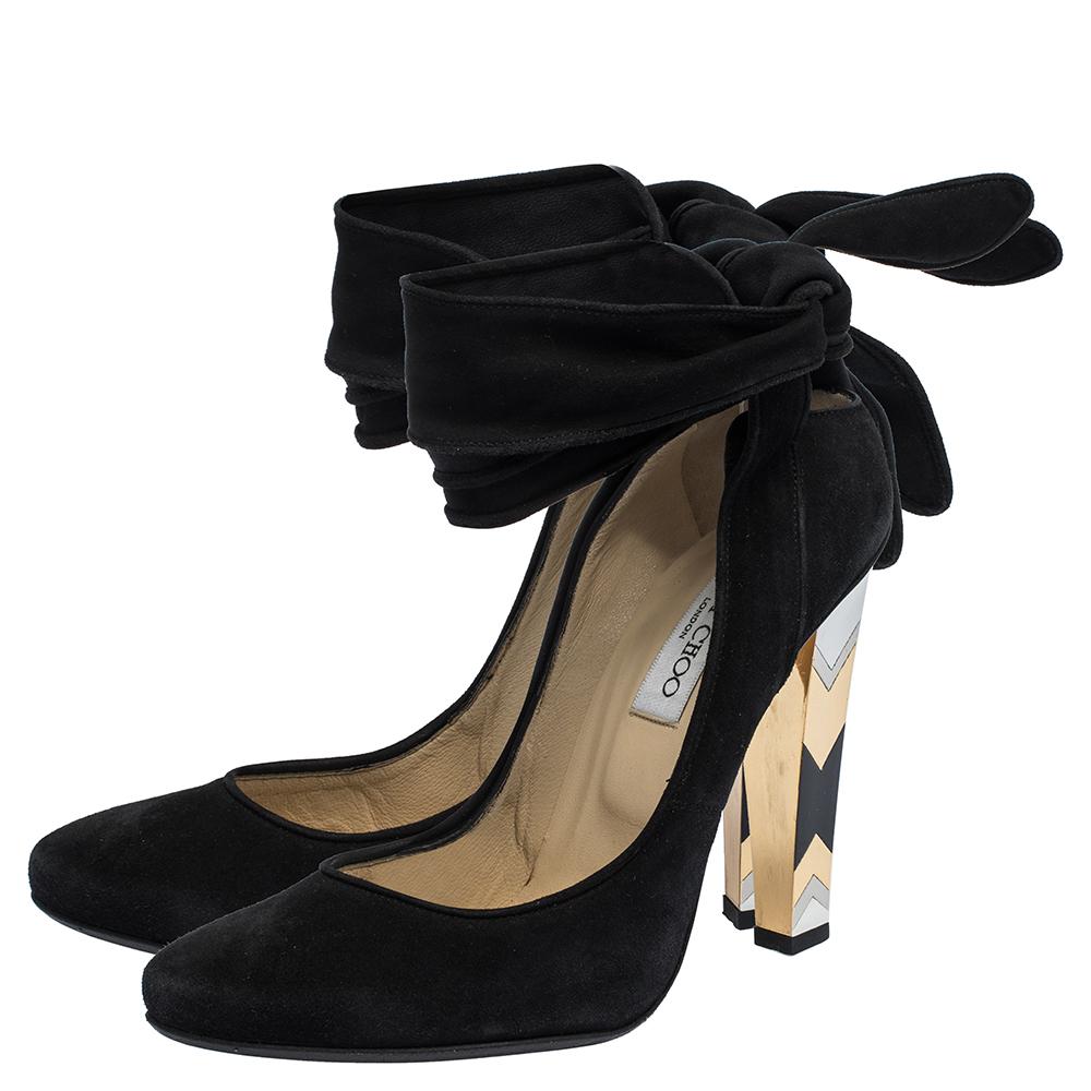 round toe black suede pumps