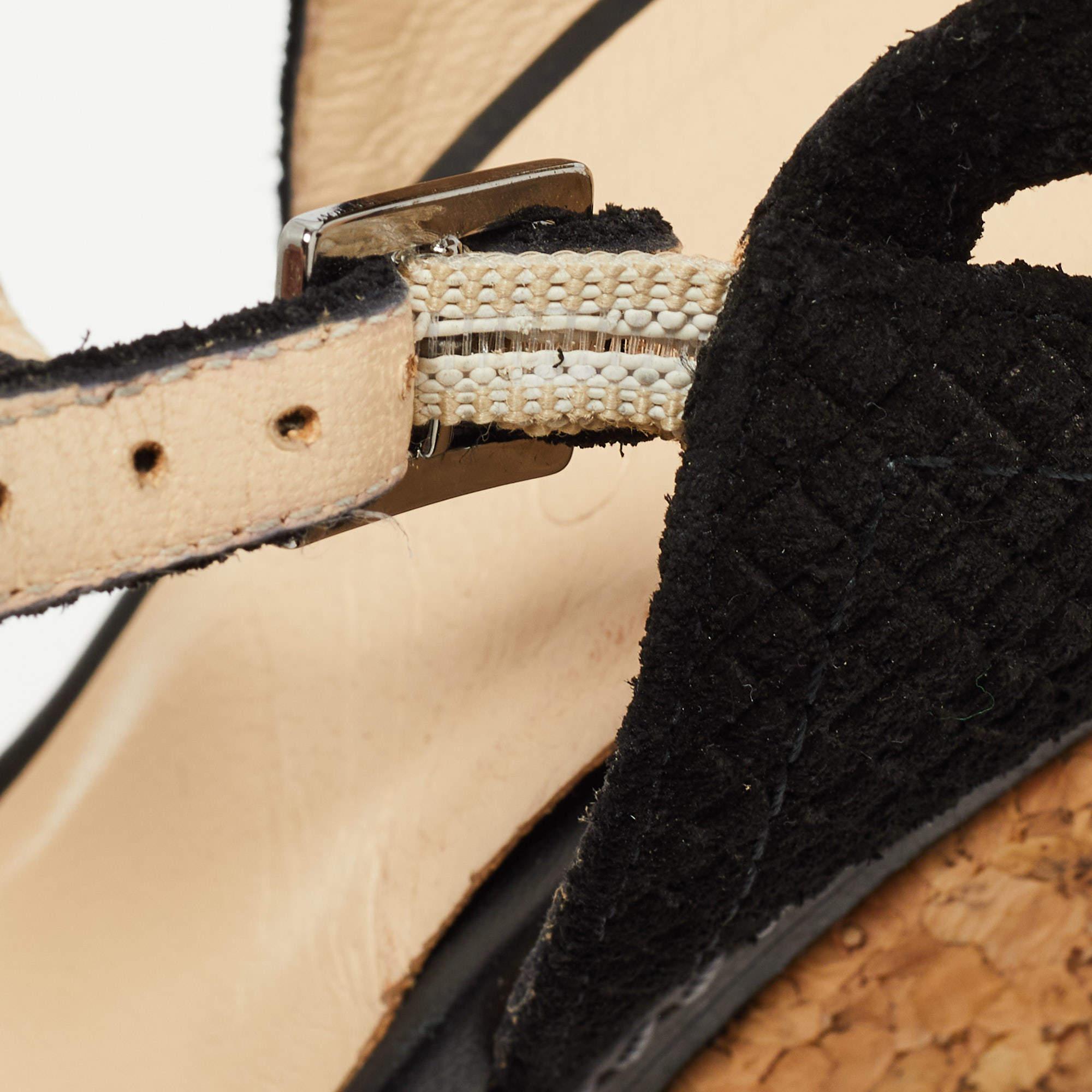 Jimmy Choo Sandales en daim noir à talon bloc en liège Taille 41 Bon état - En vente à Dubai, Al Qouz 2