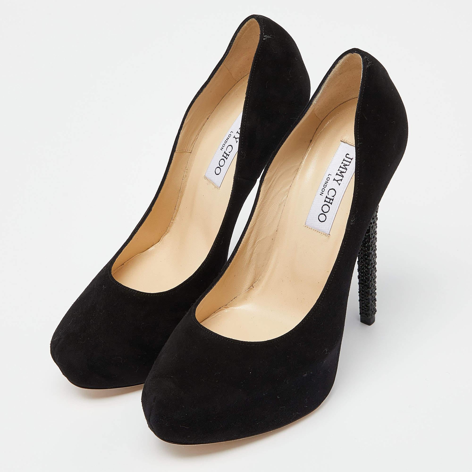 Make a chic style statement with these designer pumps. They showcase sturdy heels and durable soles perfect for your fashionable outings
