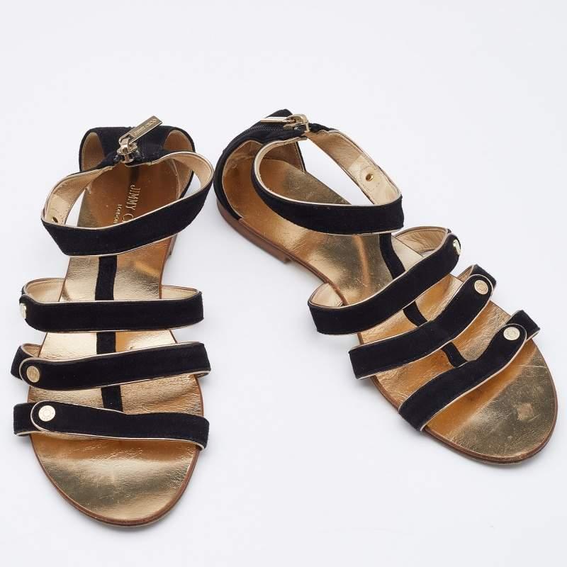 Ces chaussures plates de créateur bien conçues vous permettent de faire des projets pour toute la journée. Ils sont proposés dans un design chic  et ils sont très agréables à porter.