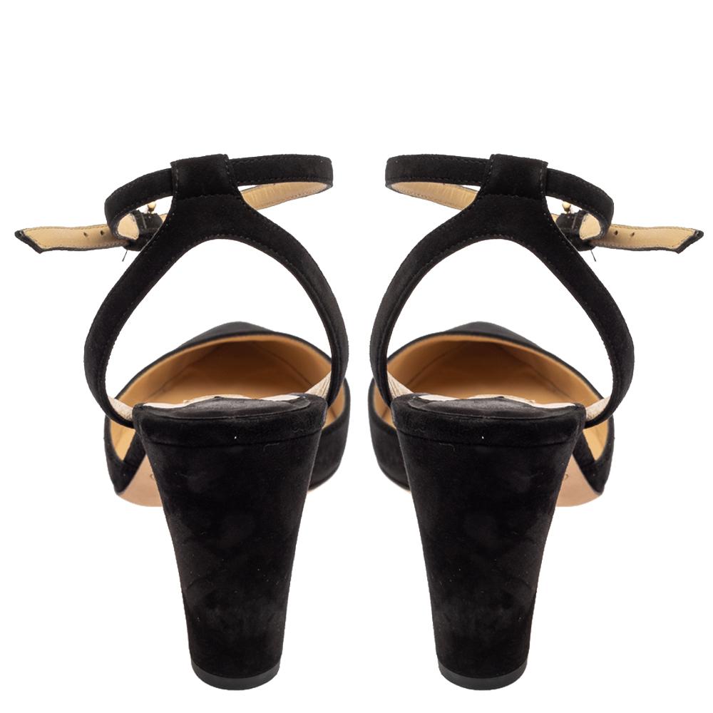 Jimmy Choo Schwarze Wickelsandalen aus Wildleder mit Mickey-Knöchel Größe 38 im Zustand „Gut“ in Dubai, Al Qouz 2