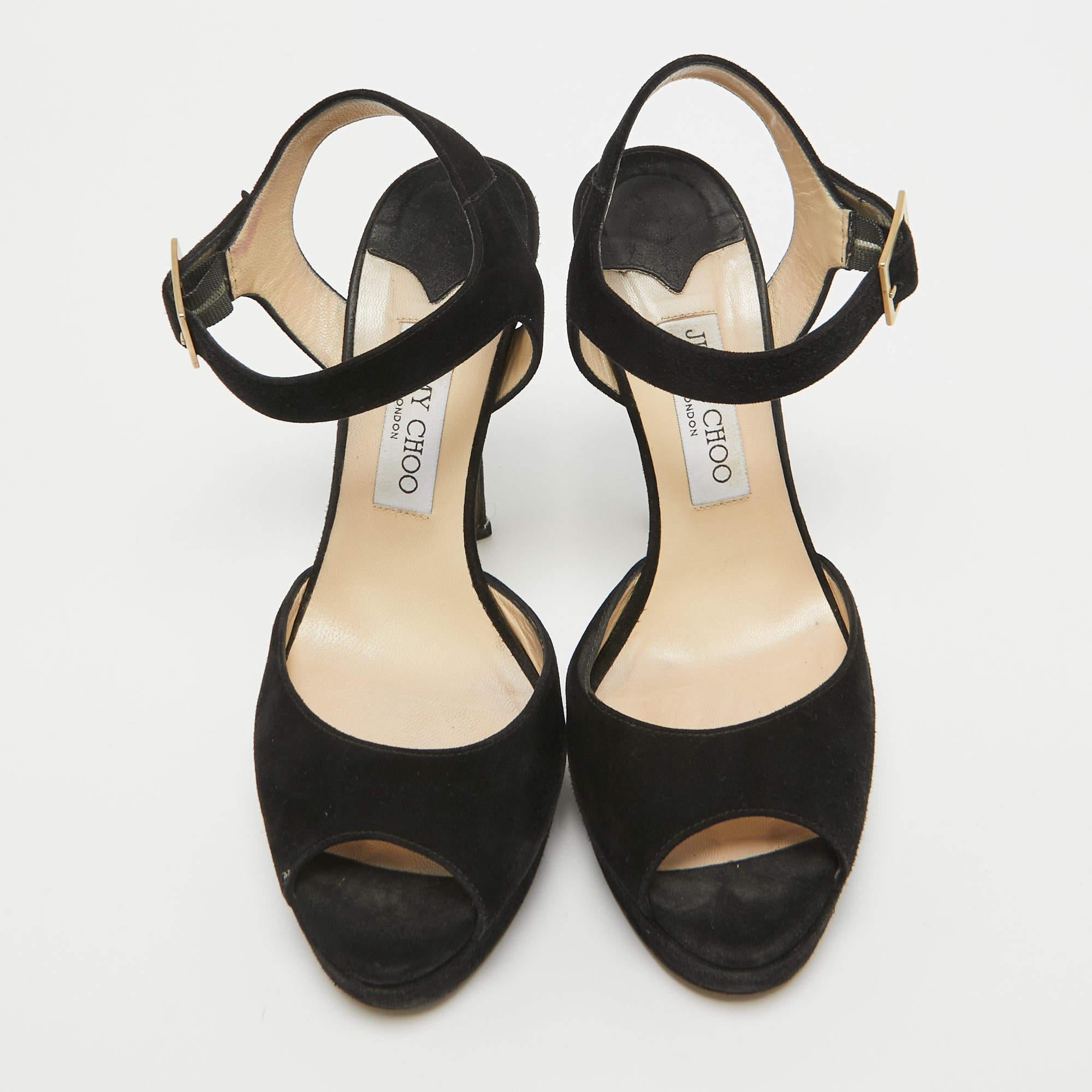 Nero Jimmy Choo Sandali con cinturino alla caviglia in pelle scamosciata nera misura 39 in vendita