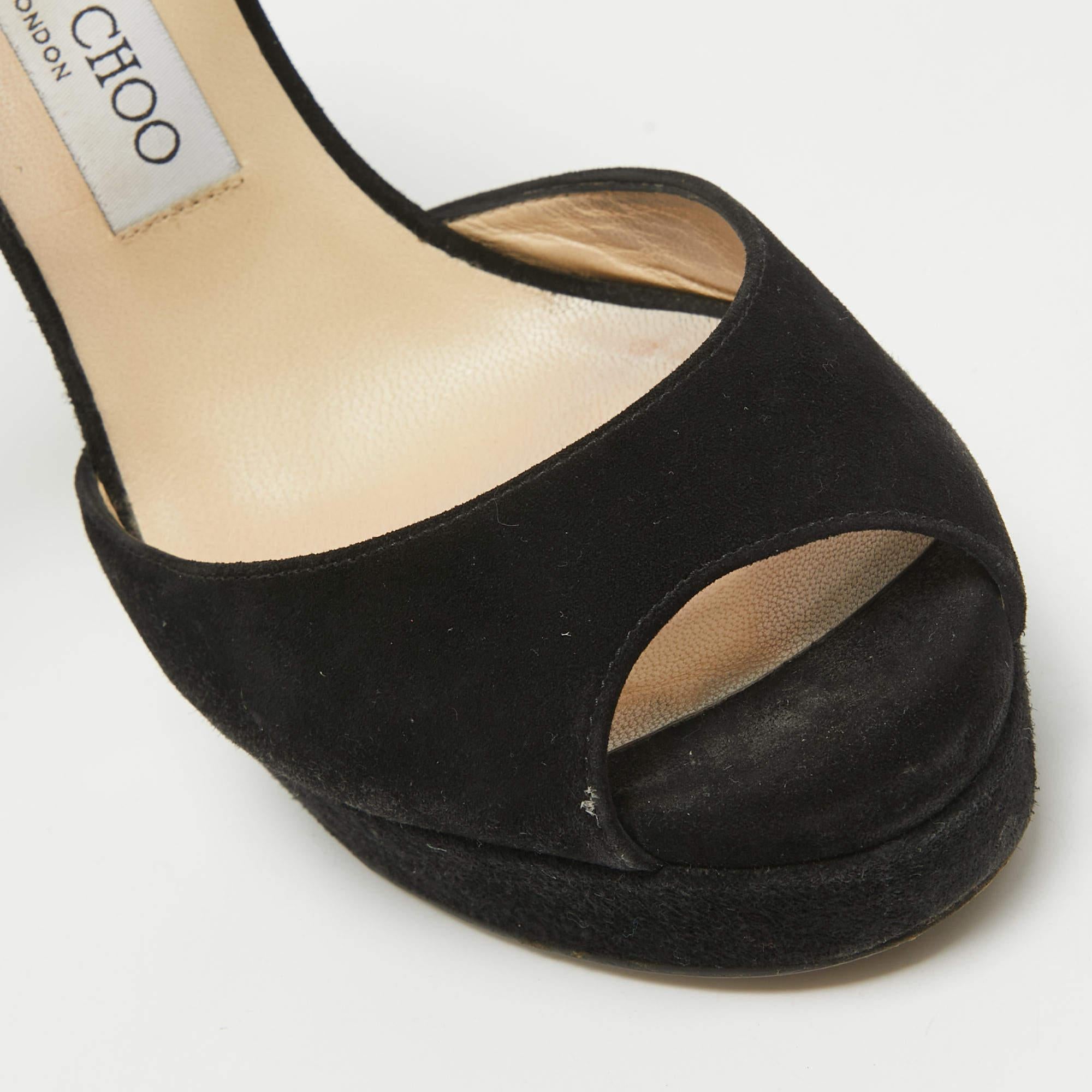 Jimmy Choo Sandali con cinturino alla caviglia in pelle scamosciata nera misura 39 in vendita 2