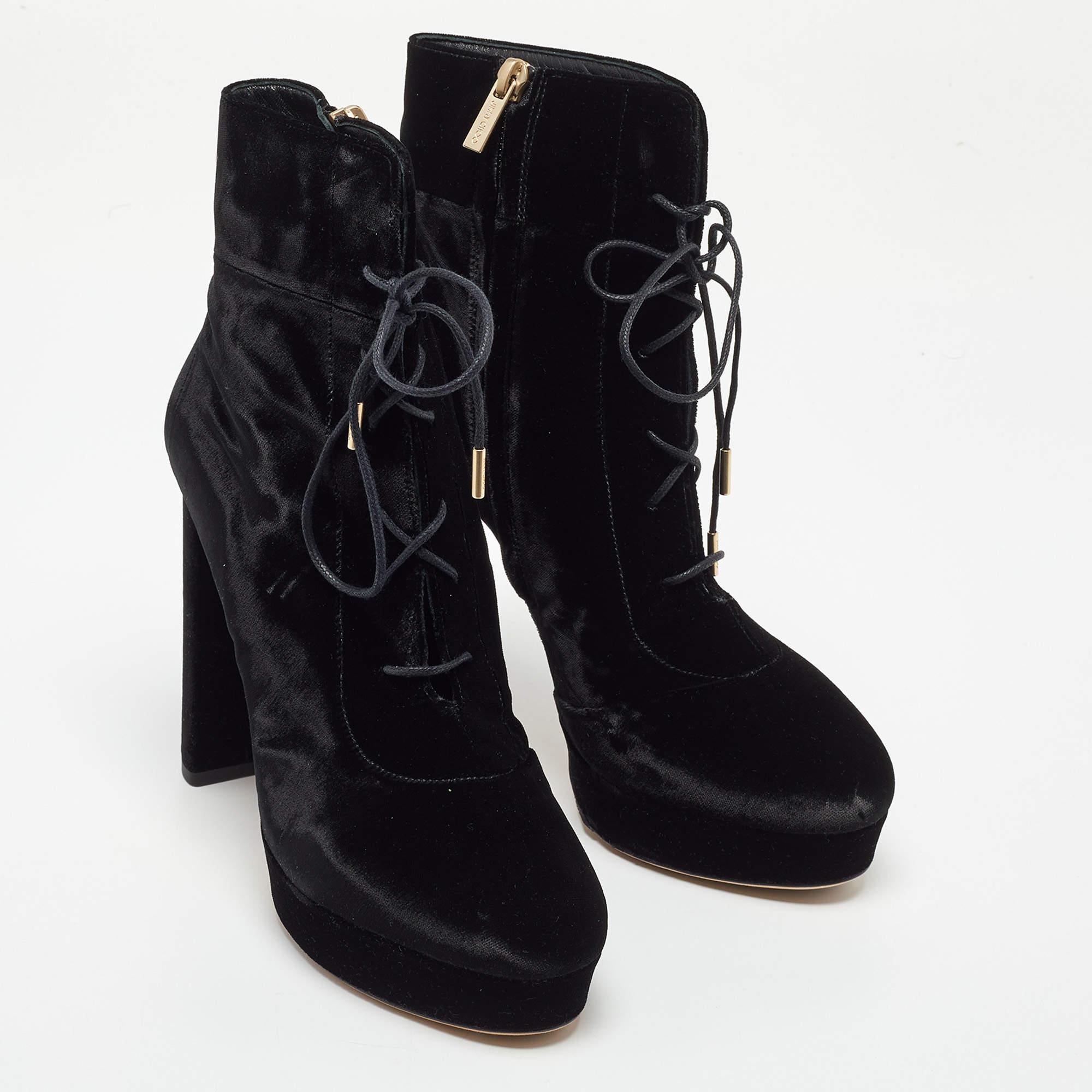 Jimmy Choo Black Velvet Deon Ankle Boots Size 38 In Good Condition For Sale In Dubai, Al Qouz 2