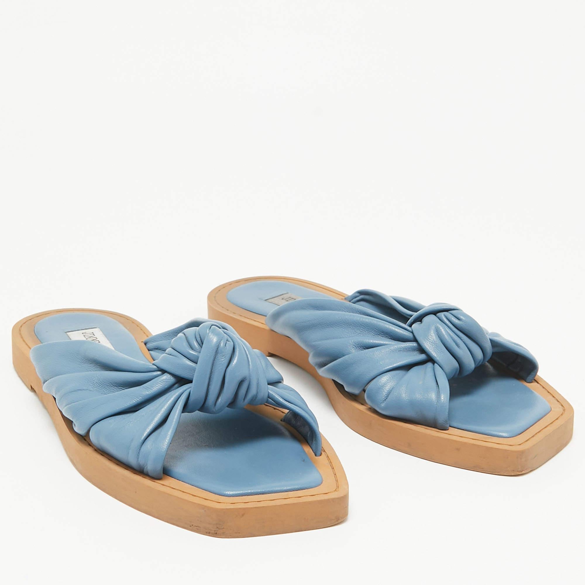 Jimmy Choo Blue Leather Flat Sandals Size 39 In Good Condition For Sale In Dubai, Al Qouz 2
