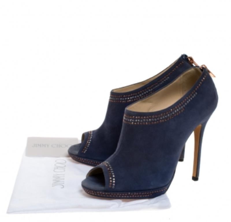 Jimmy Choo - Bottines à bout ouvert en daim clouté bleu, taille 39,5 en vente 4
