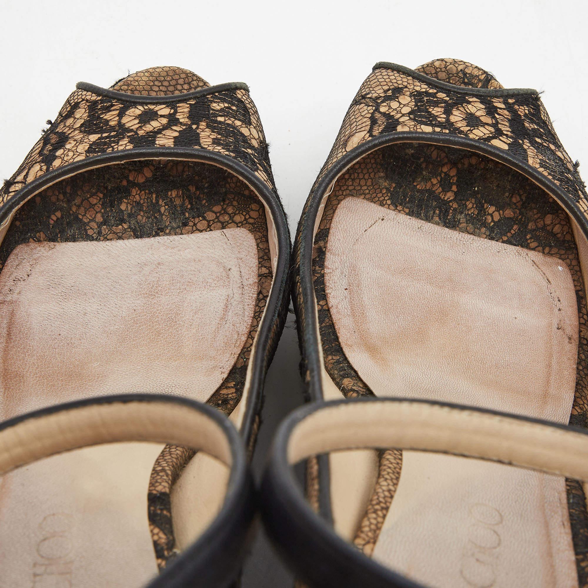 Jimmy Choo Brown/Black Cork and Lace Wedge Ankle Strap Pumps Size 38 For Sale 4