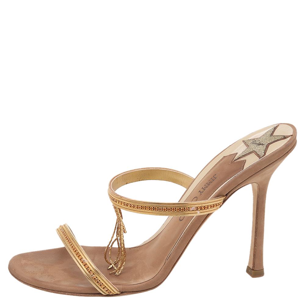 Jimmy Choo is best known for its coveted shoes, which are crafted with attention to detail and inspired accents. Crafted from leather, these sandals have been styled with gorgeous embellishments on the vamps. Slip them on and waltz in