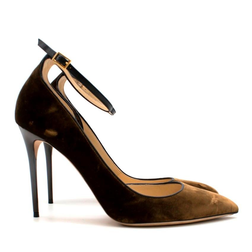 Jimmy Choo Brown Velvet Pumps 

Patent Stiletto Heel
Leather insoles
Pointed toe
Ankle Fastening
Half D'orsay style 
Velvet body with leather trim

Please note, these items are pre-owned and may show signs of being stored even when unworn and
