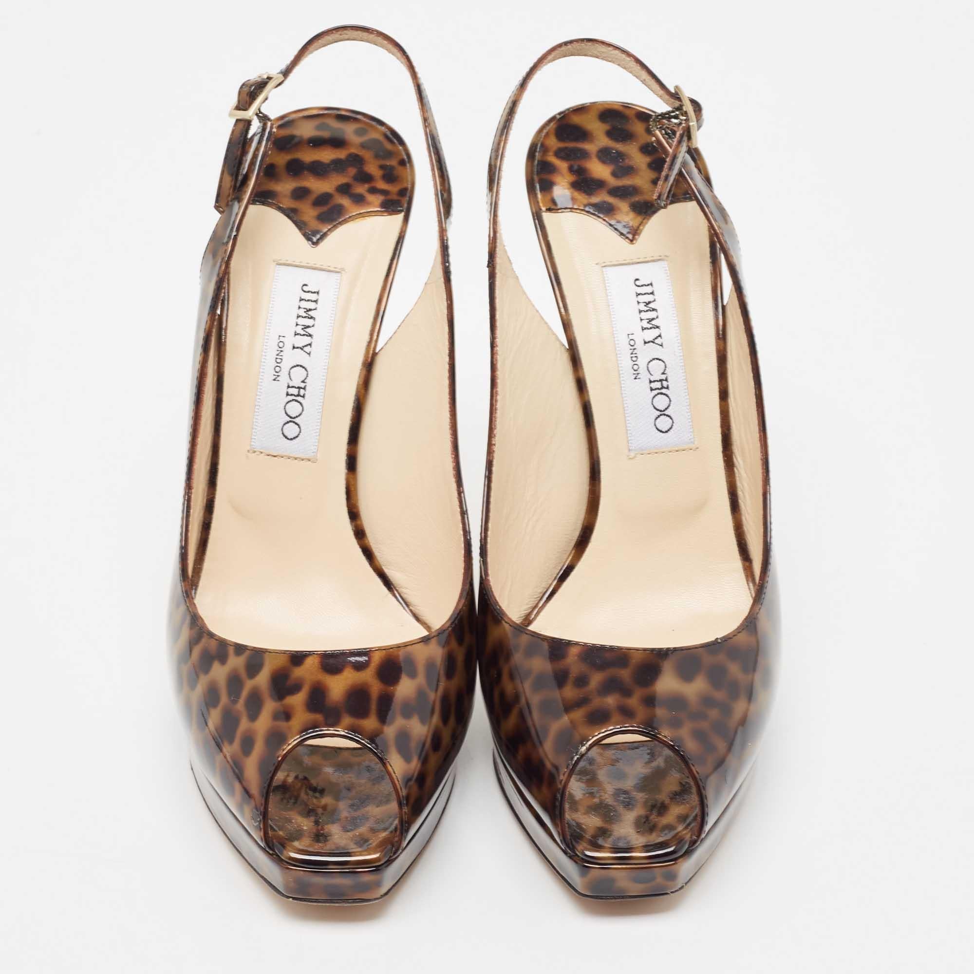 Jimmy Choo, brevetto marrone tartaruga Peep Toe Slingback Pumps Taglia 39.5 In condizioni buone in vendita a Dubai, Al Qouz 2