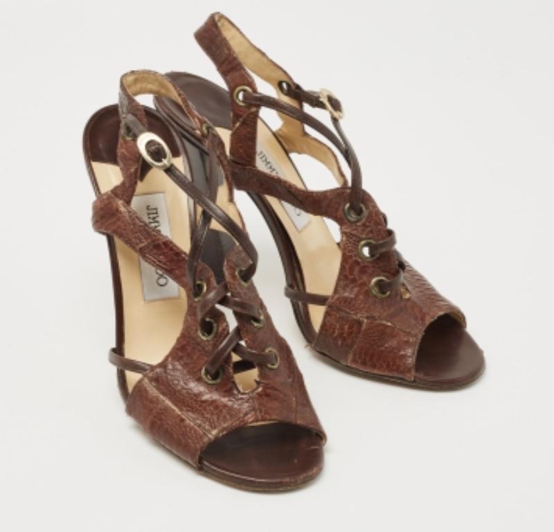 Jimmy Choo Sandalias de piel con relieve de pitón marrón talla 38.5 en Bastante bueno estado para la venta en Dubai, Al Qouz 2