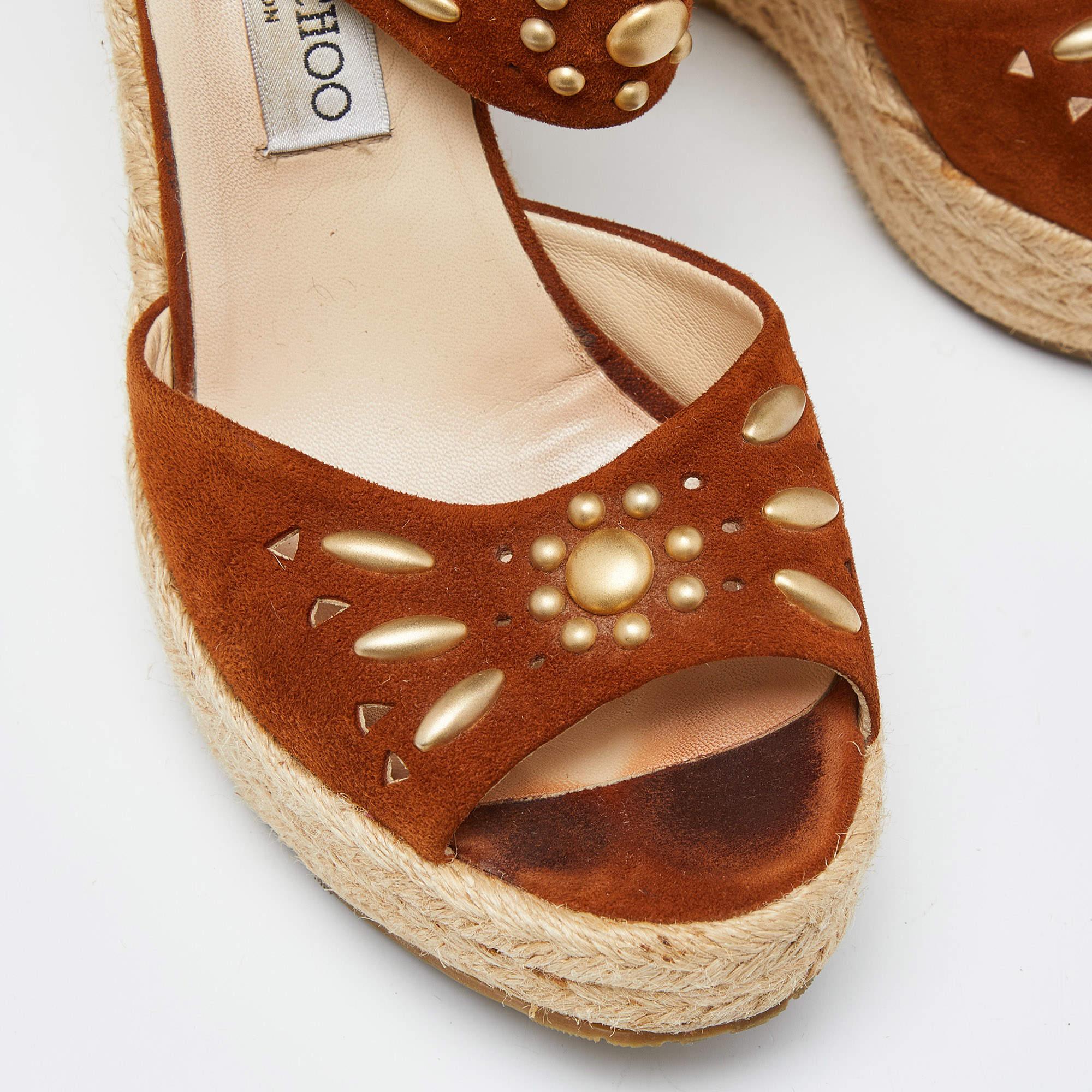 Jimmy Choo Sandales à talons compensés en daim Brown Taille 40.5 en vente 3
