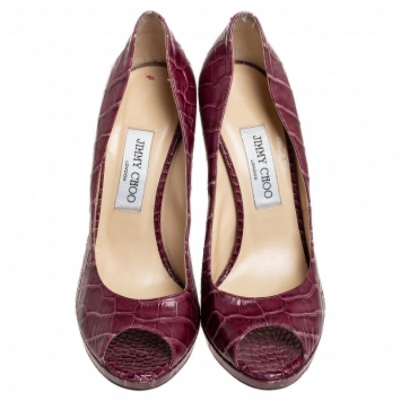 Jimmy Choo Burgundy Croc Embossed Leather  Peep Toe Pumps Size 39 In Good Condition For Sale In Dubai, Al Qouz 2