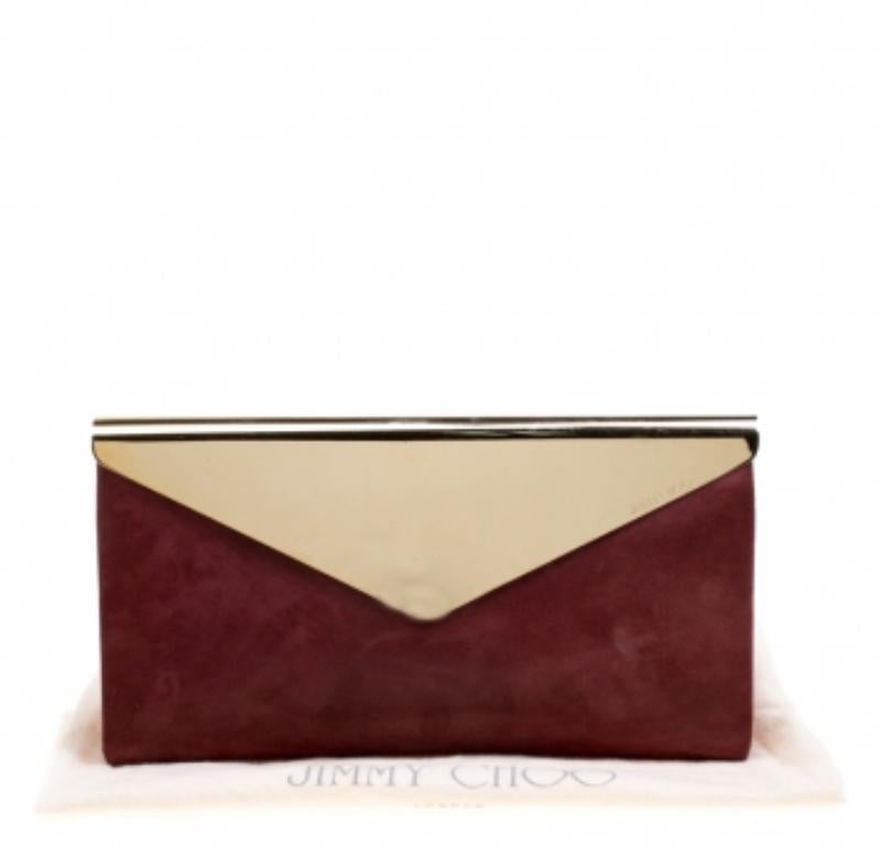Jimmy Choo Burgunderfarbene schimmernde Leder-Clutch in Charlize im Zustand „Gut“ im Angebot in Dubai, Al Qouz 2
