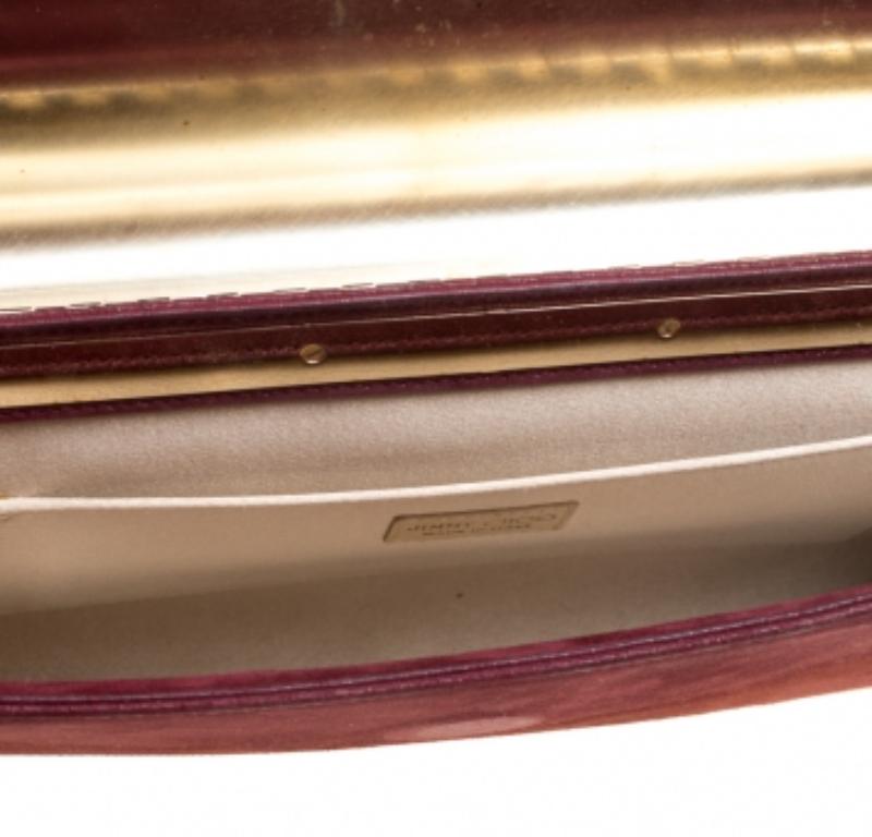 Jimmy Choo Burgunderfarbene schimmernde Leder-Clutch in Charlize im Angebot 2