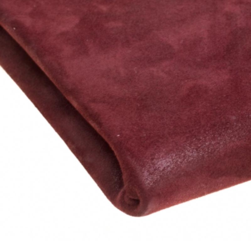 Jimmy Choo Burgunderfarbene schimmernde Leder-Clutch in Charlize im Angebot 4