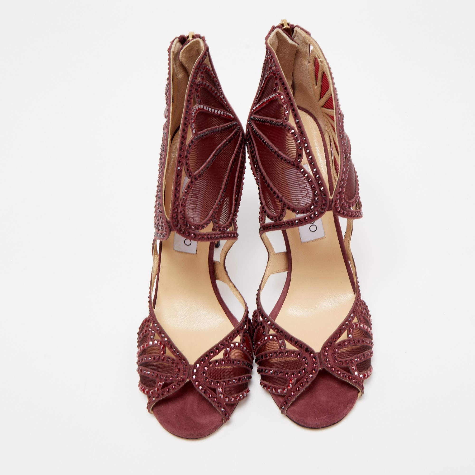 These Jimmy Choo sandals will frame your feet in an elegant manner. Crafted from quality materials, they flaunt a classy display, comfortable insoles & durable heels.


