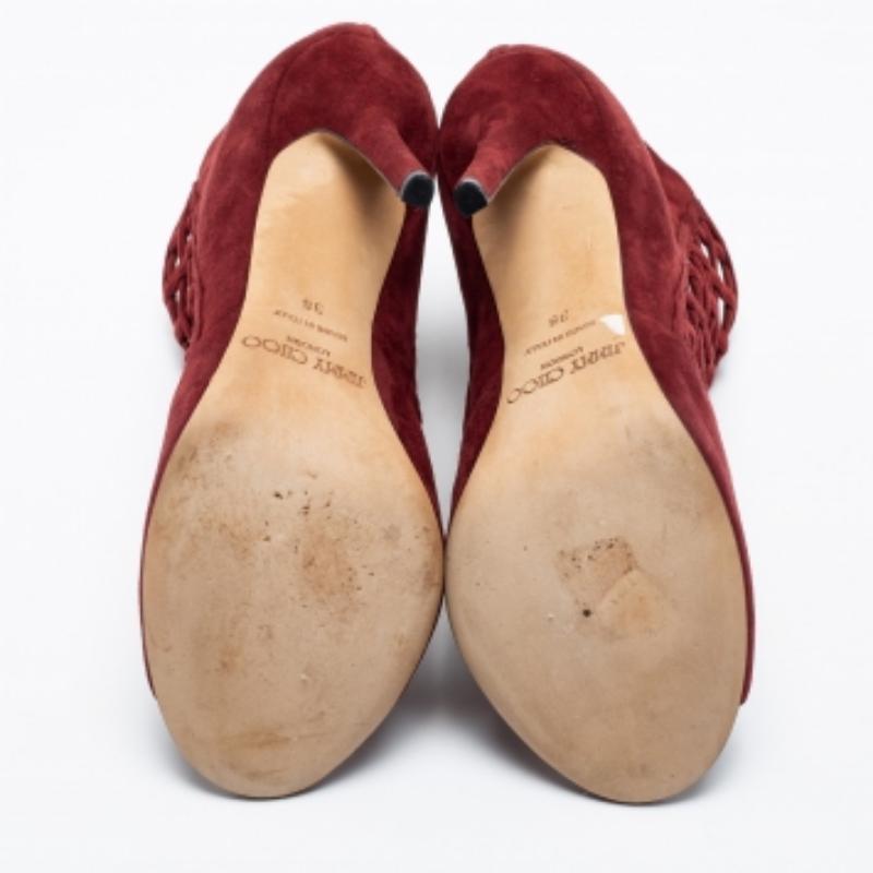 Noir Jimmy Choo - Bottines à bout ouvert en daim bordeaux à découpes flottantes - Taille 38 en vente