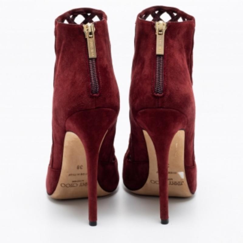 Jimmy Choo - Bottines à bout ouvert en daim bordeaux à découpes flottantes - Taille 38 en vente 3