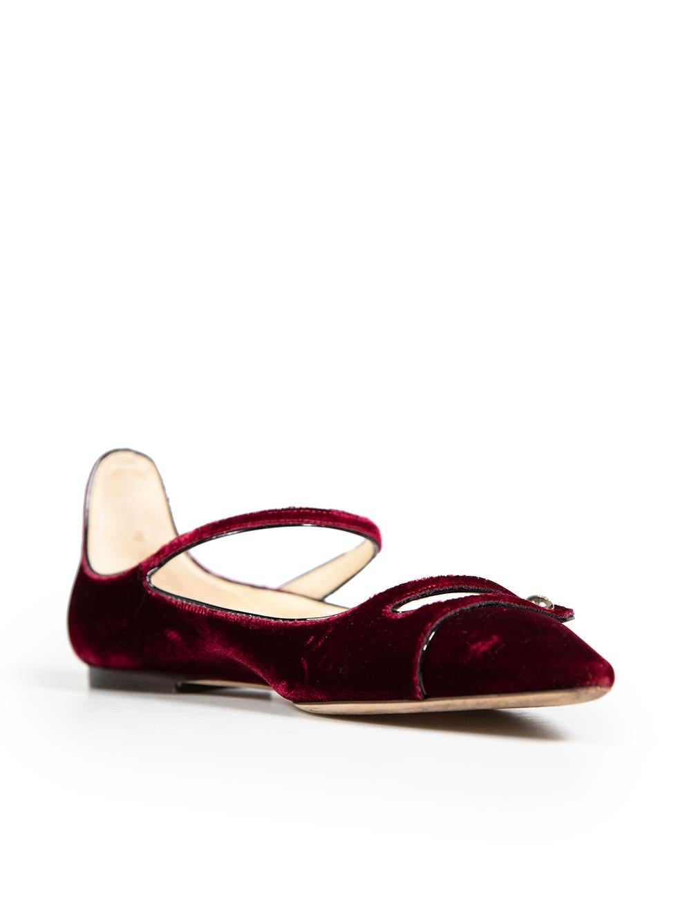 CONDITION is Very good. Minimal wear to the shoes is evident, there are some scratches on the side of the right shoe. Both shoes have abrasions to the front of the shoe and the front tips on this used Jimmy Choo designer resale item.
 
 Details
