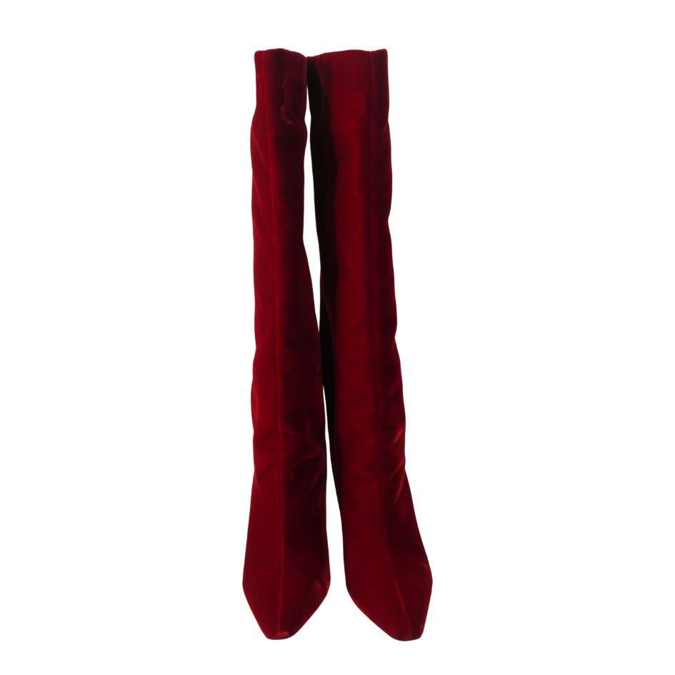 Jimmy Choo chad 90 Bottes hauteur genou en velours rouge à bout pointu 41 en vente 1